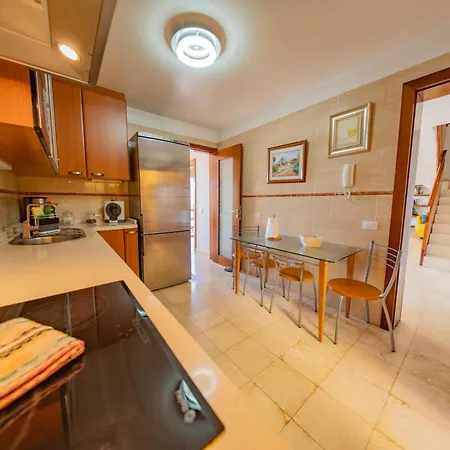 Сasa de vacaciones Sky & Sea, The House By The