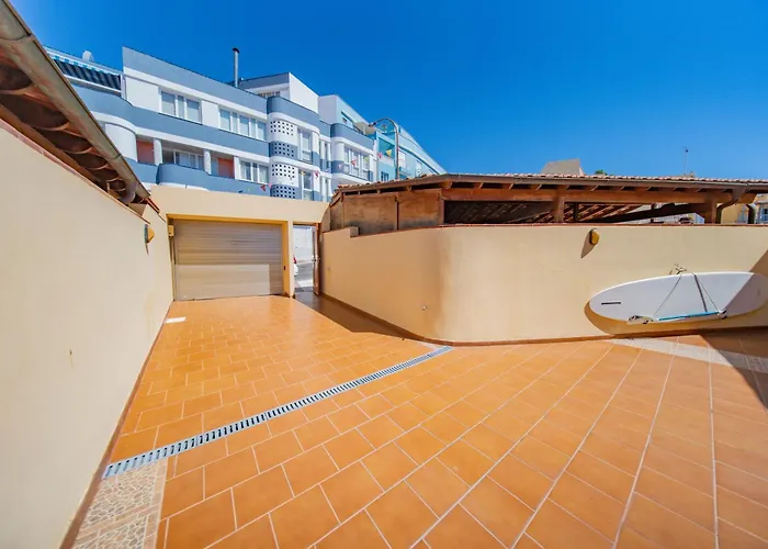 Sky & Sea, The House By The Nyaraló *