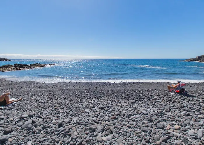 Nyaraló Sky & Sea, The House By The *