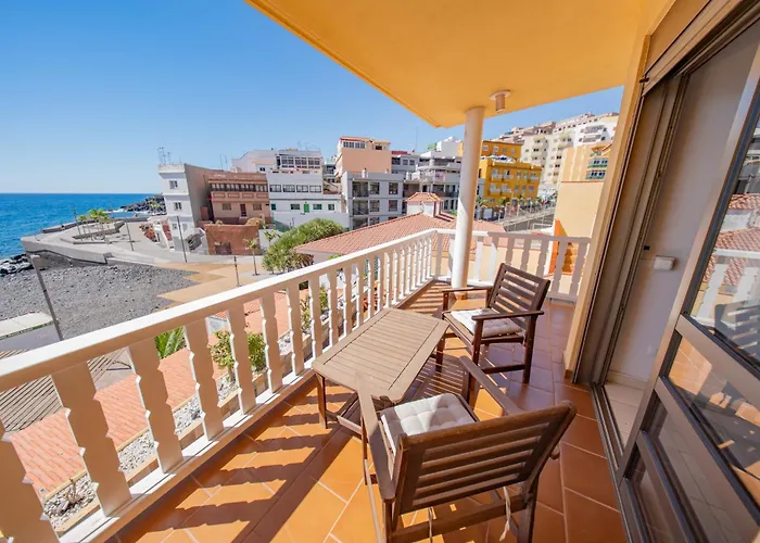 Sky & Sea, The House By The * קנדלריה