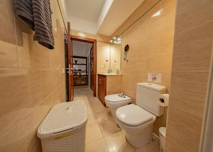 בית נופש Sky & Sea, The House By The קנדלריה