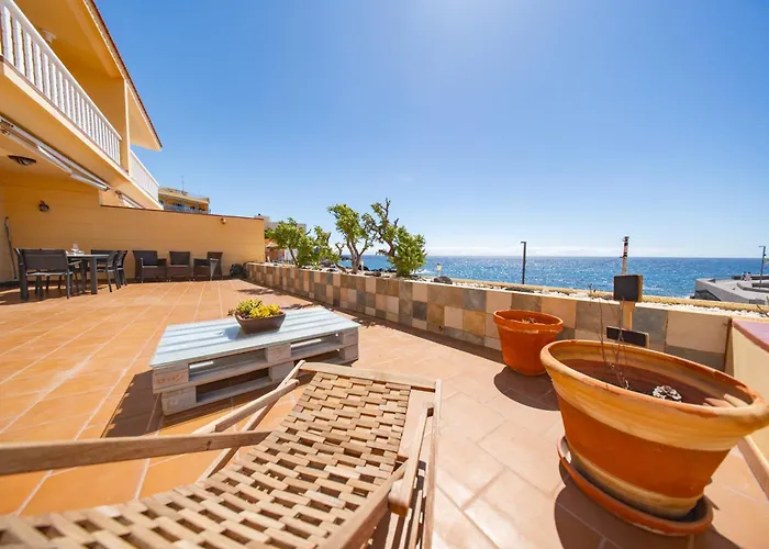 Sky & Sea, The House By The * Candelaria