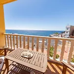 Sky & Sea, The House By The كانديلاريا