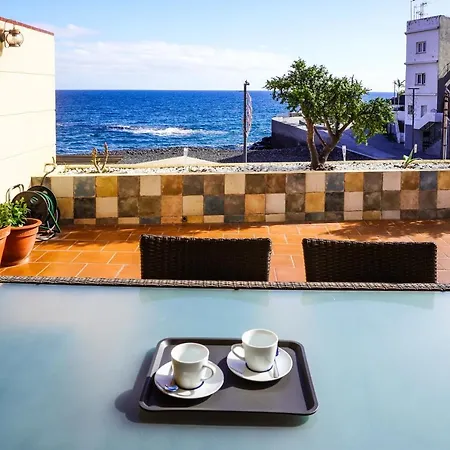 Sky & Sea, The House By The Holiday home