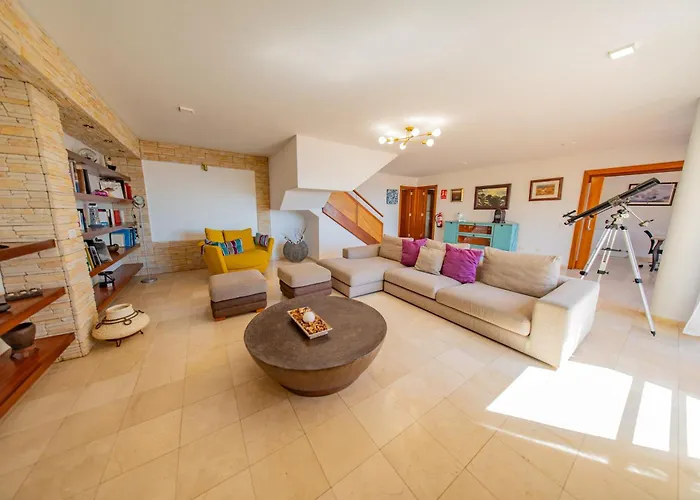 Дом отдыха Sky & Sea, The House By The *