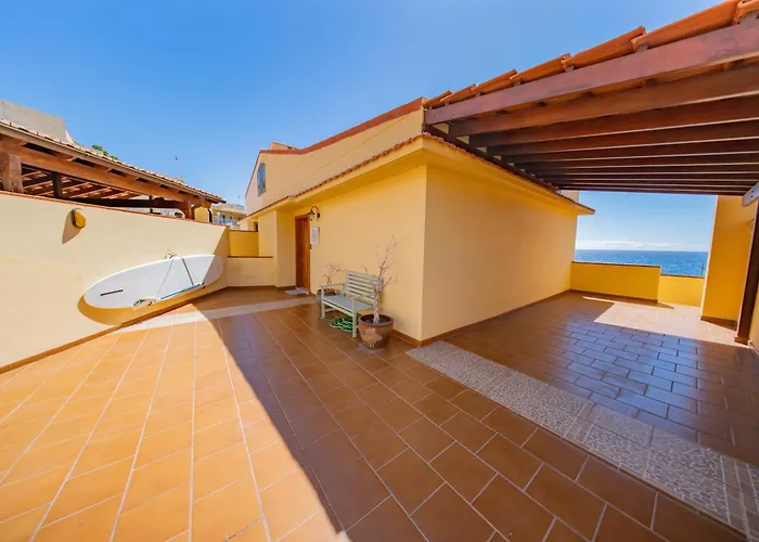 Sky & Sea, The House By The Дом отдыха Канделария