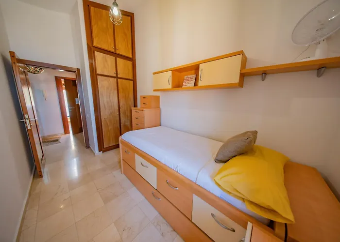 Дом отдыха Sky & Sea, The House By The *